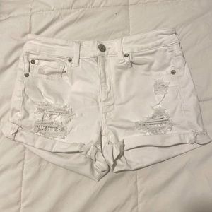 American Eagle High-Rise White Denim Short Shorts. Size 6.